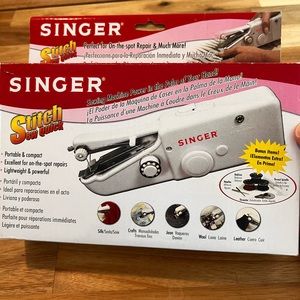 SINGER  NEW 01663 Stitch Sew Quick Portable Mending Machine L030822
